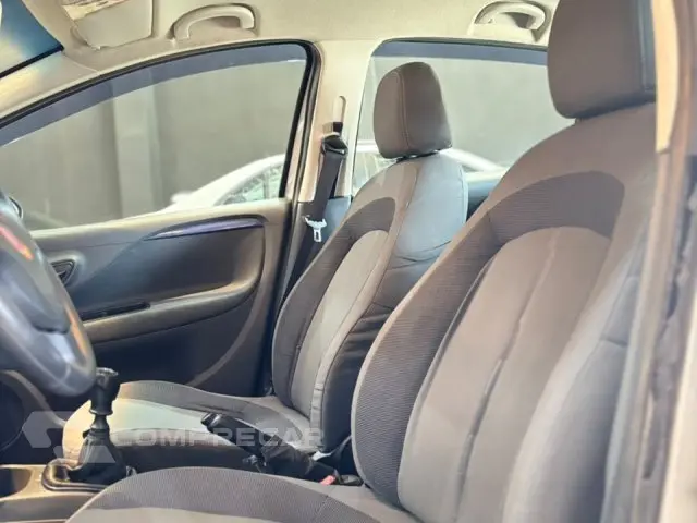 PUNTO - 1.4 ATTRACTIVE 8V 4P MANUAL