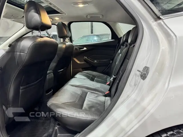 FOCUS HATCH - 2.0 TITANIUM 16V 4P POWERSHIFT