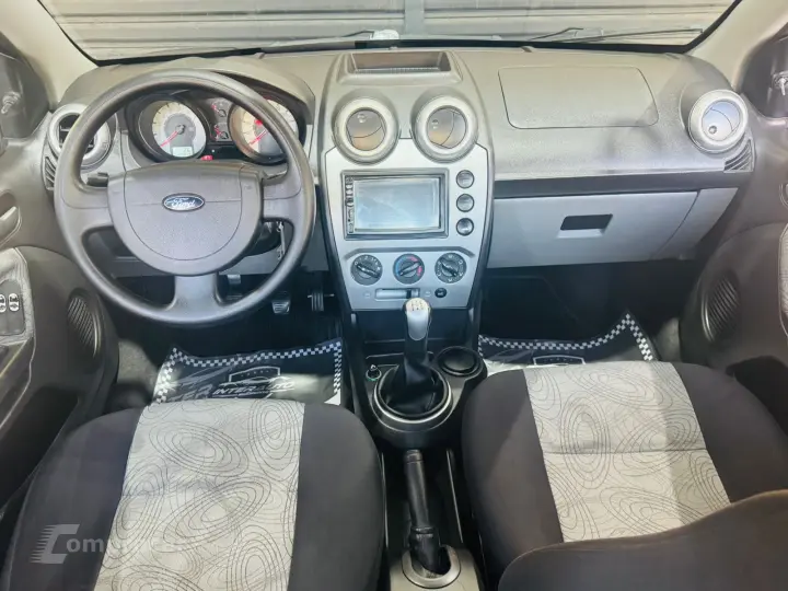 FIESTA 1.6 MPI Class Sedan 8V