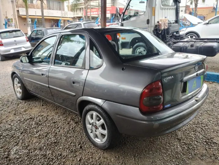Corsa Sedan 1.6 GLS 4P