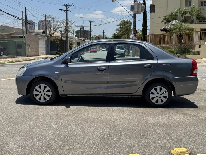 ETIOS 1.5 X Sedan 16V