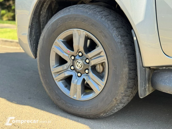 HILUX 2.7 VVT-I CD SR 4X2