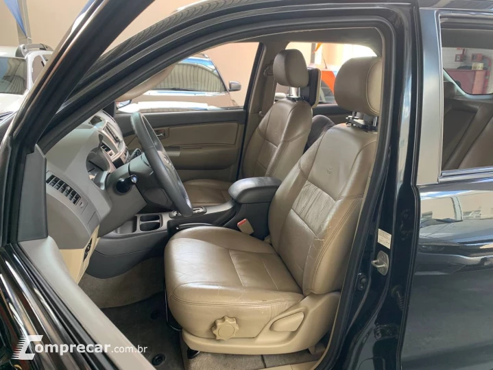 Hilux SW4 SR 4x2 2.7/ 2.7 Flex 16V Aut.