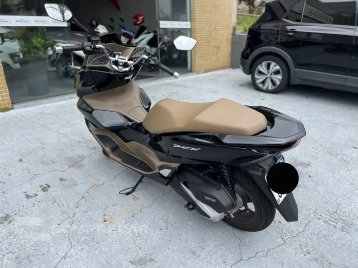 PCX 160 DLX