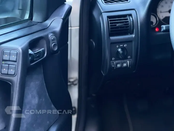 ASTRA 2.0 MPFI ELEGANCE SEDAN 8V FLEX 4P MANUAL