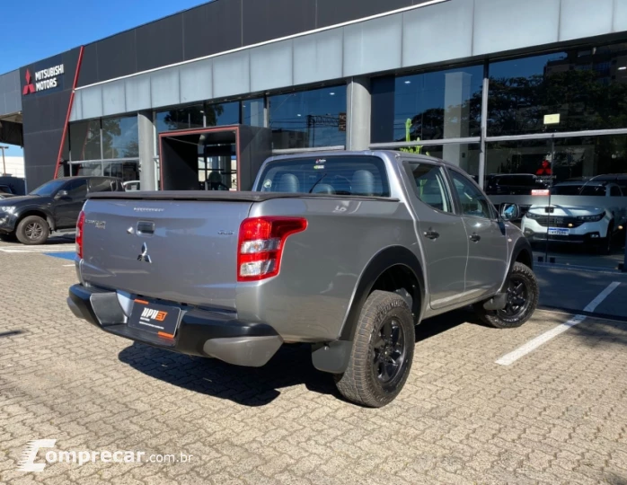 L200 TRITON 2.4 16V Turbo Outdoor GLS CD 4X4