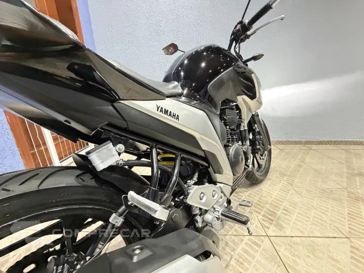 Fazer 250 FZ25