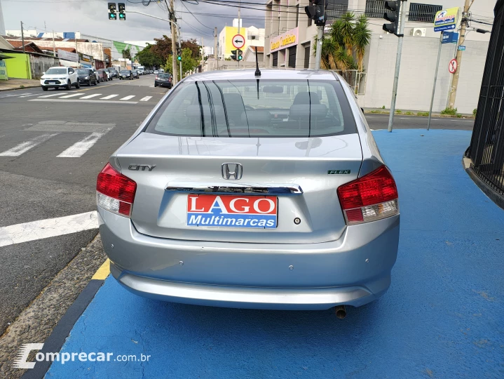 CITY 1.5 LX Sedan 16V