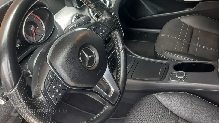 GLA 200 1.6 CGI Style 16V Turbo