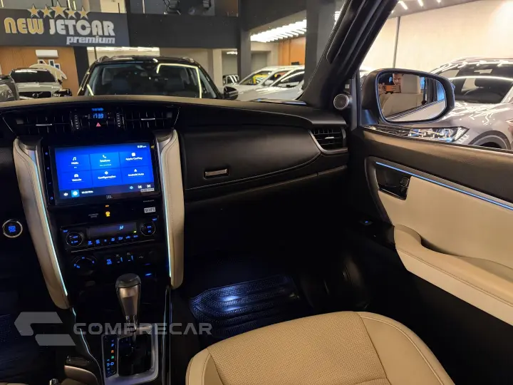 HILUX SW4 2.8 D-4D TURBO DIESEL DIAMOND 7L 4X4 AUTOMÁTICO