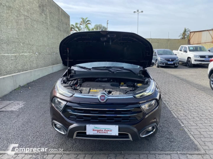 TORO 2.0 16V Turbo Freedom 4WD AT9