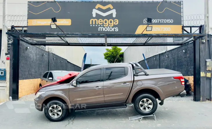 L 200 Triton 2.4 16V SPORT HPE 4X4 CABINE DUPLA TURBO DIESEL