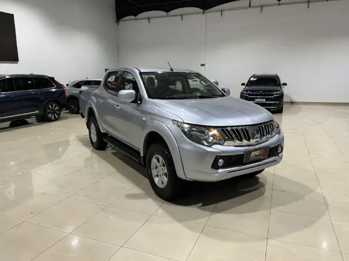 L200 TRITON 2.4 16V Turbo GLS CD 4X4