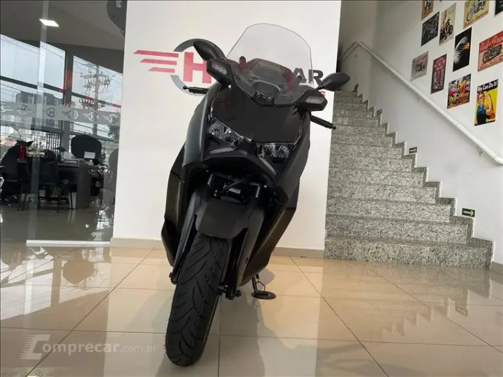 XMAX 300 CONNECTED ABS