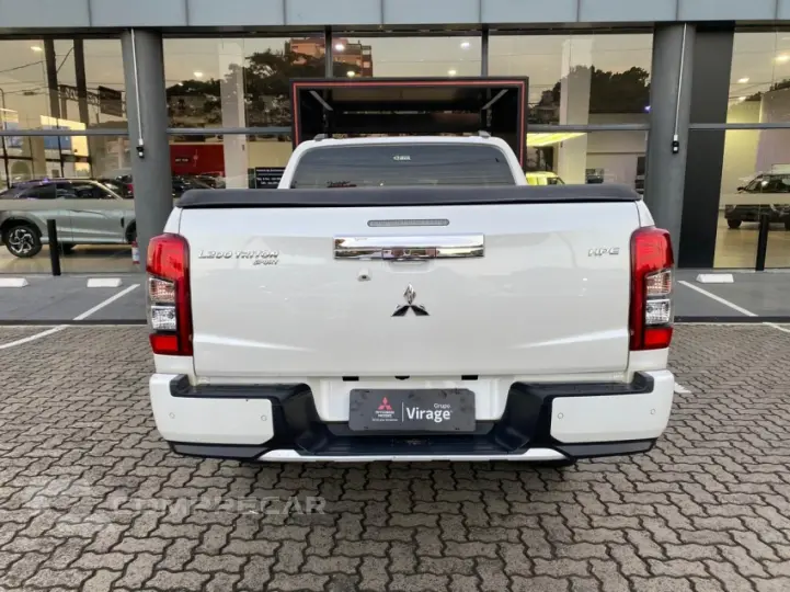 L200 TRITON 2.4 16V Turbo Sport HPE CD 4X4