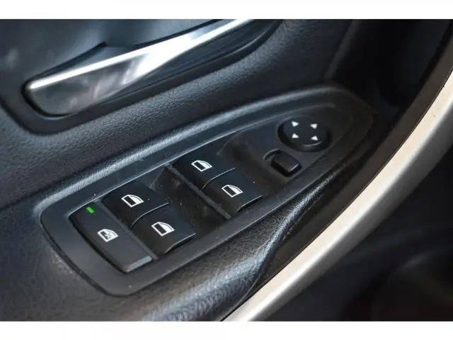 320i - 2.0 16V TURBO ACTIVE 4P AUTOMÁTICO