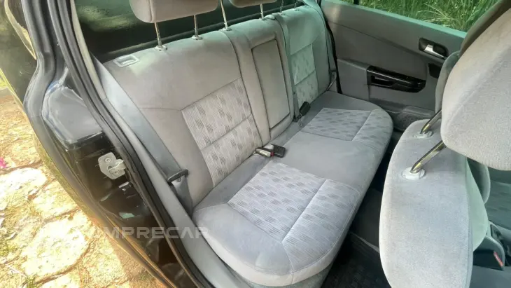 VECTRA 2.0 MPFI Elegance 8V