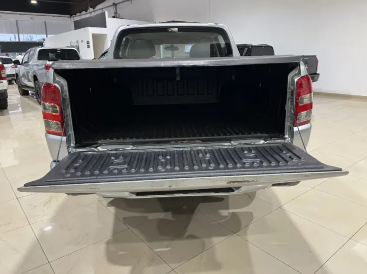 L200 TRITON 2.4 16V Turbo GLS CD 4X4