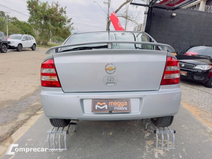 ASTRA 2.0 MPFI Advantage 8V
