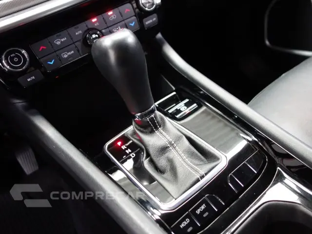 COMPASS - 1.3 T270 TURBO LONGITUDE AT6
