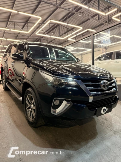 HILUX SW4 2.8 D-4d Turbo SRX 7L 4X4