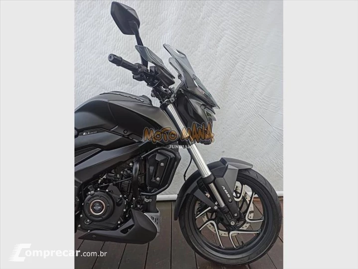 DOMINAR 400