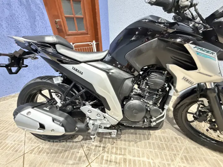 Fazer 250 FZ25