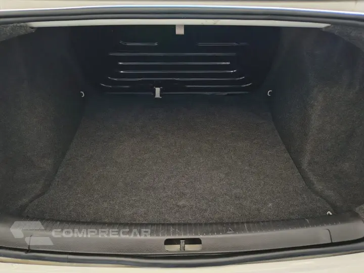 POLO SEDAN 1.6 MI 8V FLEX 4P MANUAL