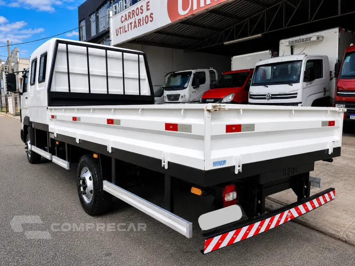 Delivery 5.150 Carroceria + Cabine Suplementar