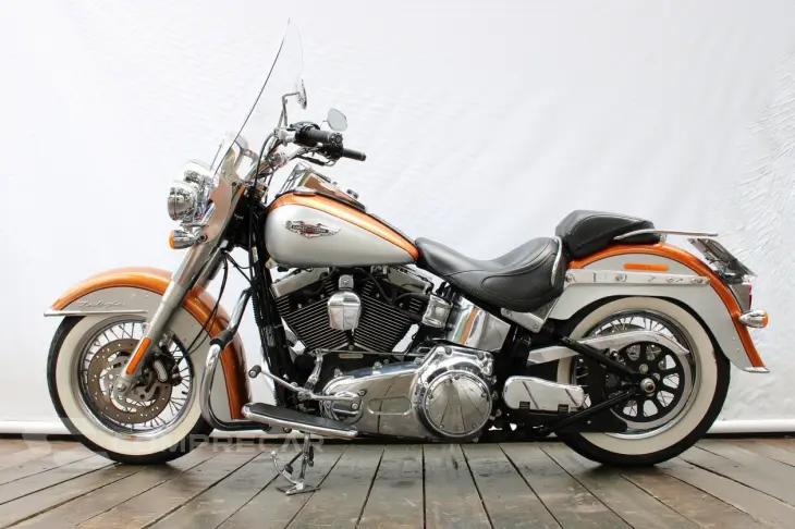 HARLEY-DAVIDSON SOFTAIL DELUXE