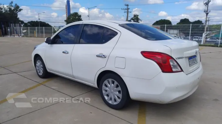 Versa Sedan 1.6 16V 4P FLEX SV