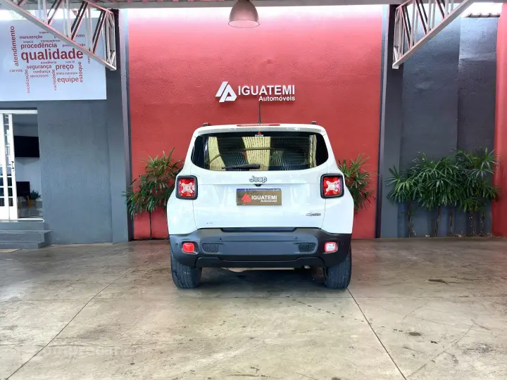 RENEGADE 1.8 16V FLEX LONGITUDE 4P AUTOMÁTICO