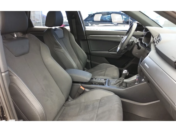 Q3 2.0 40 TFSI GASOLINA PERFORMANCE BLACK QUATTRO TIPTRONIC