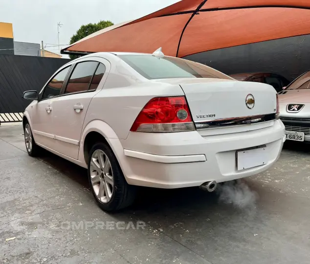 VECTRA 2.0 MPFI Elegance 8V