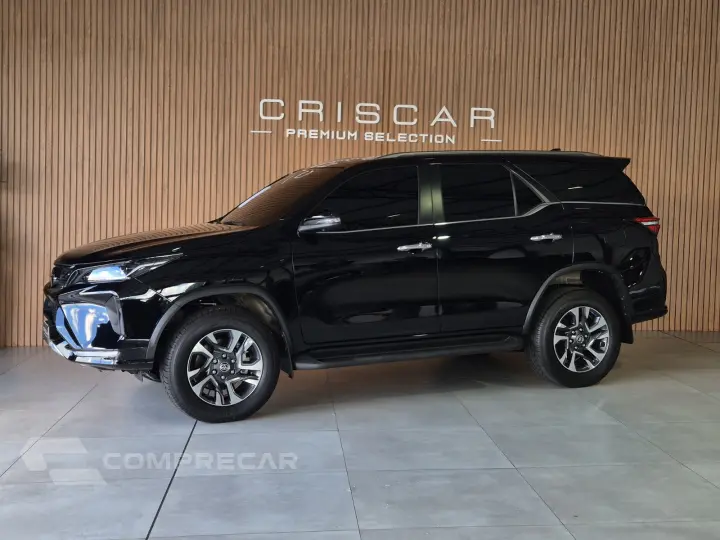 HILUX SW4 2.8 D-4D TURBO DIESEL SRX PLATINUM 7L 4X4 AUTOMÁTI