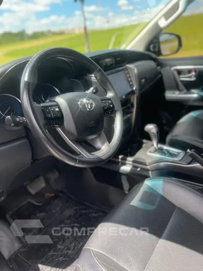 HILUX SW4 2.8 D-4d Turbo Diamond 7L 4X4