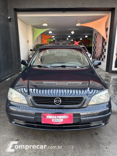 ASTRA 1.8 MPFI Comfort Sedan 8V