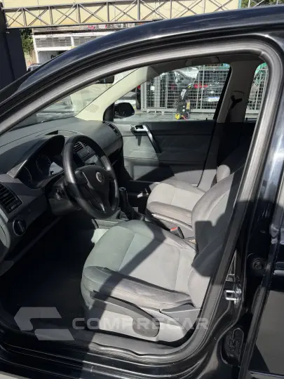 POLO SEDAN 1.6 MI 8V