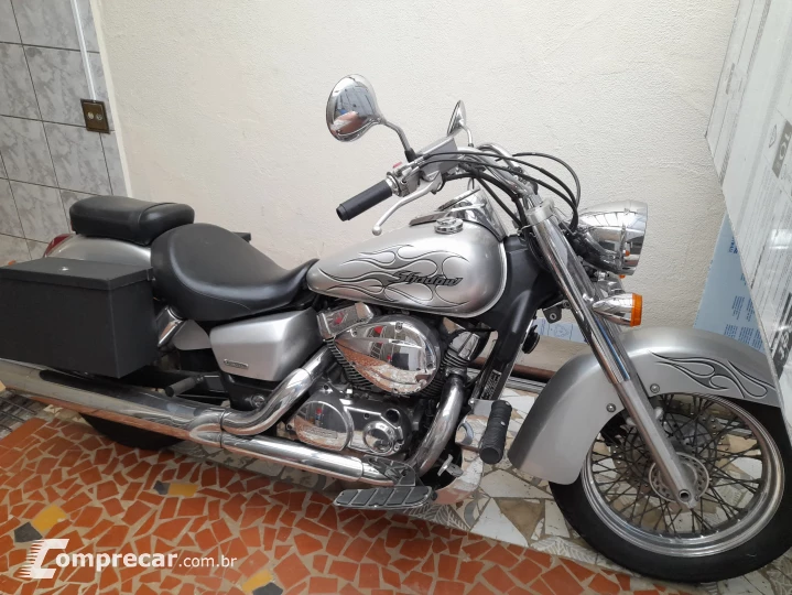 Shadow 750