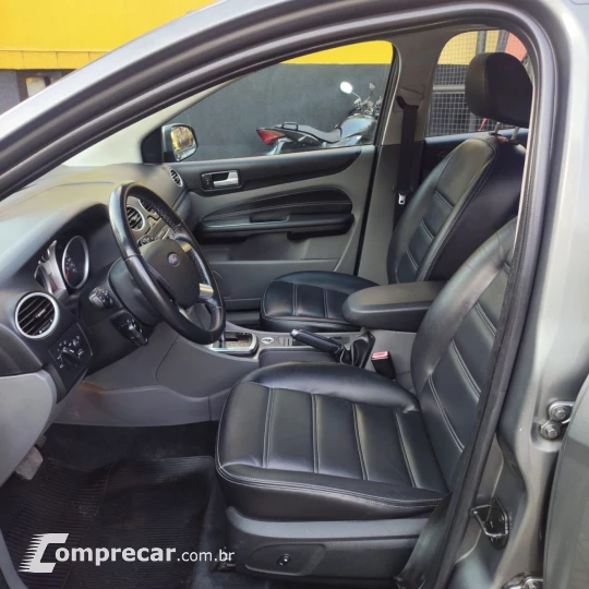 Focus TITANIUM 2.0 16V Flex 5p Mec.