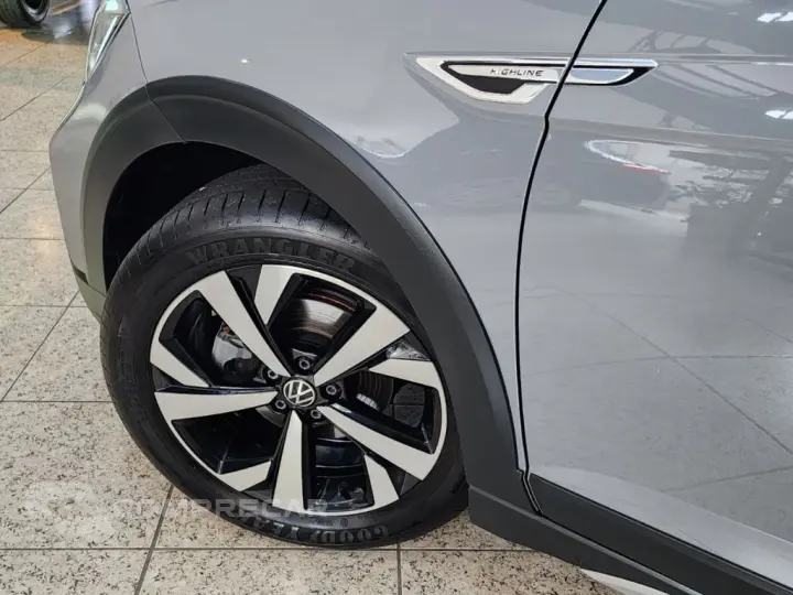 Nivus Highline 1.0 200 TSI Flex Aut.