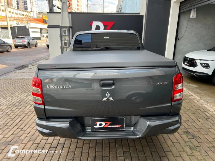 L200 TRITON 2.4 16V Turbo Sport GLS CD 4X4
