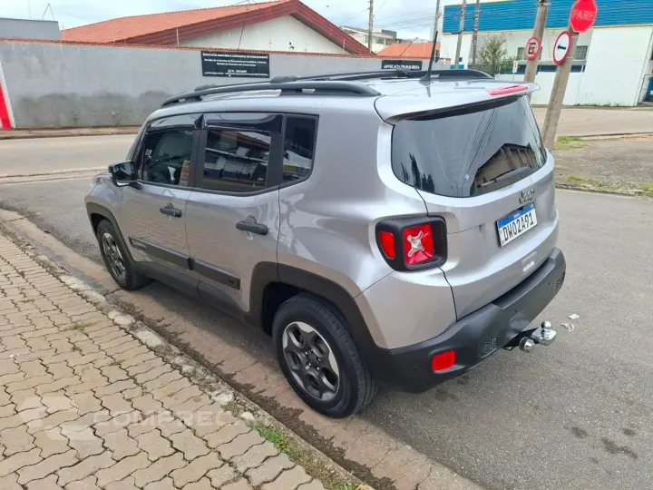 Renegade 1.8 16V Flex 4P Automático