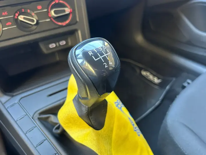 Polo Track 1.0 Flex 12V 5p