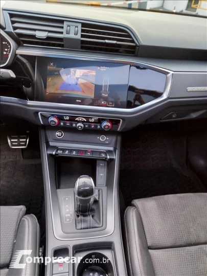 Q3 2.0 40 TFSI Performance Black Quattro