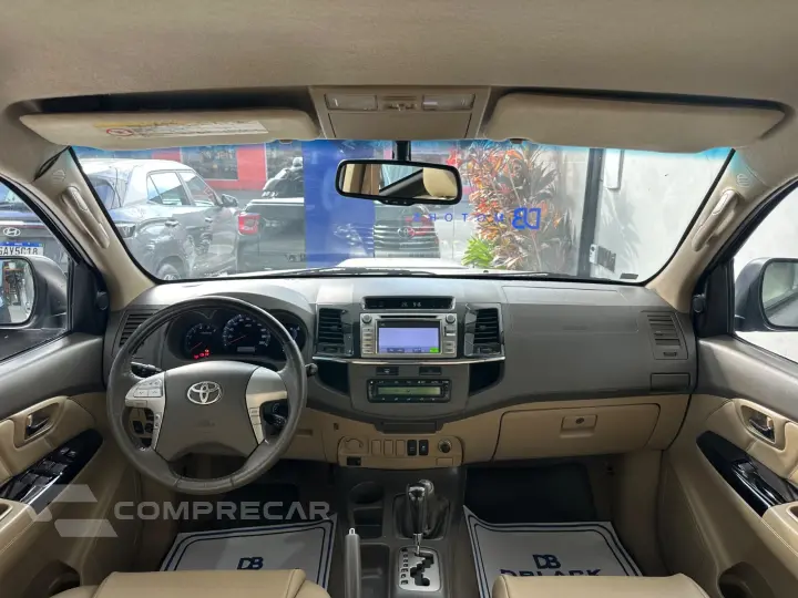 Hilux SW4 SRV D4-D 4x4 3.0 TDI Dies. Aut
