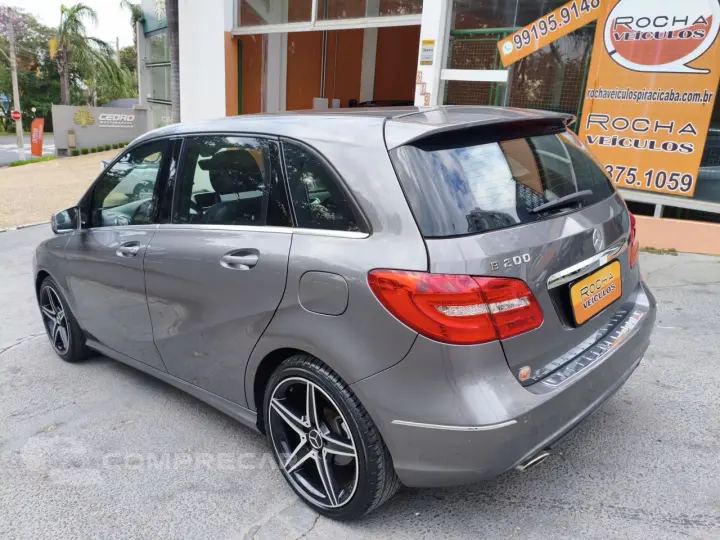 B 200 1.6 4P TURBO AUTOMÁTICO