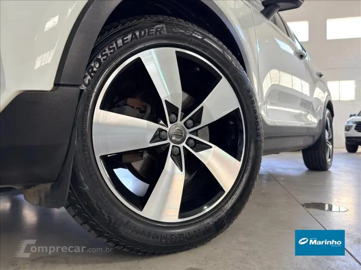 XC40 2.0 T5 GASOLINA MOMENTUM AWD GEARTRONIC