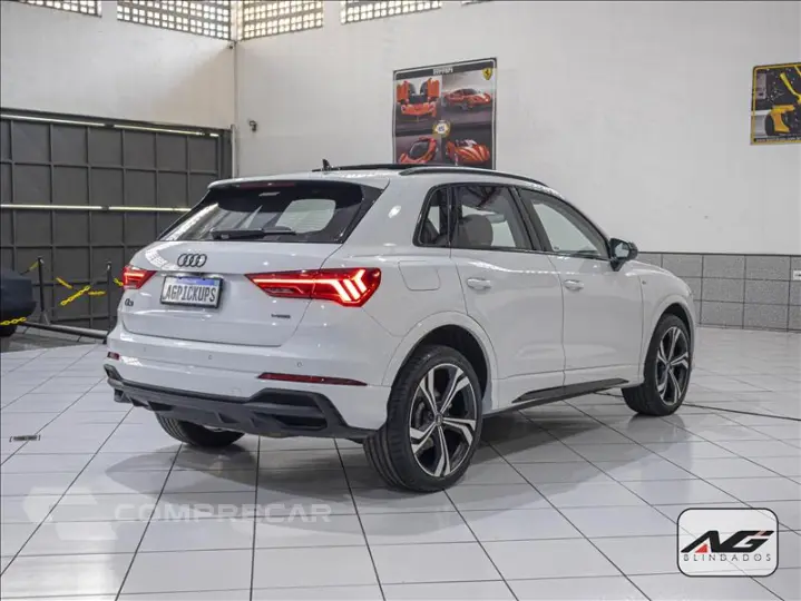 Q3 2.0 40 TFSI Performance Black Quattro