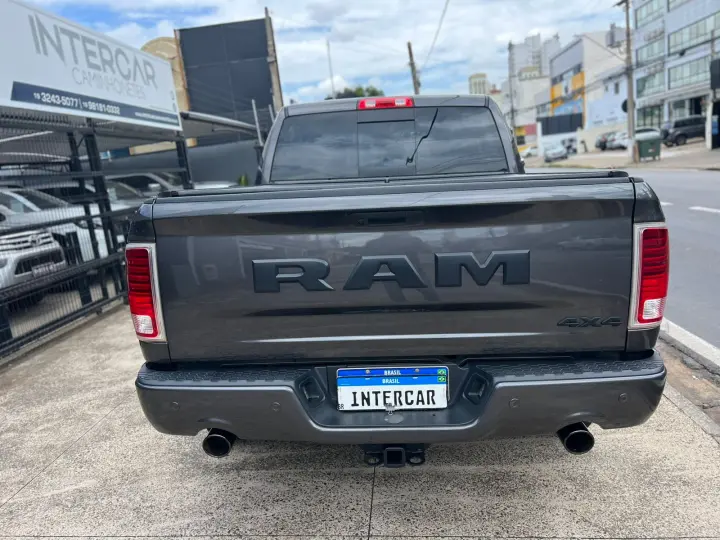 CLASSIC 5.7 V8 Laramie CD 4X4